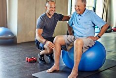 ورزش در خانه ویژه سالمندان