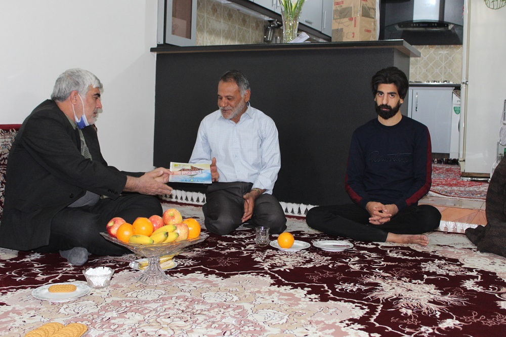 دیدار با بازنشسته جناب آقای بهمن هنگامی در شهرستان ورامین دیدار با بازنشسته جناب آقای بهمن هنگامی در شهرستان ورامین