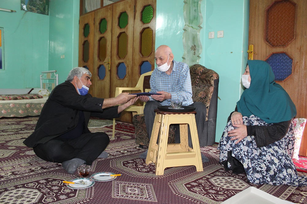 دلجویی از بازنشسته جناب آقای محمدعلی ملکی دلجویی از بازنشسته جناب آقای محمدعلی ملکی