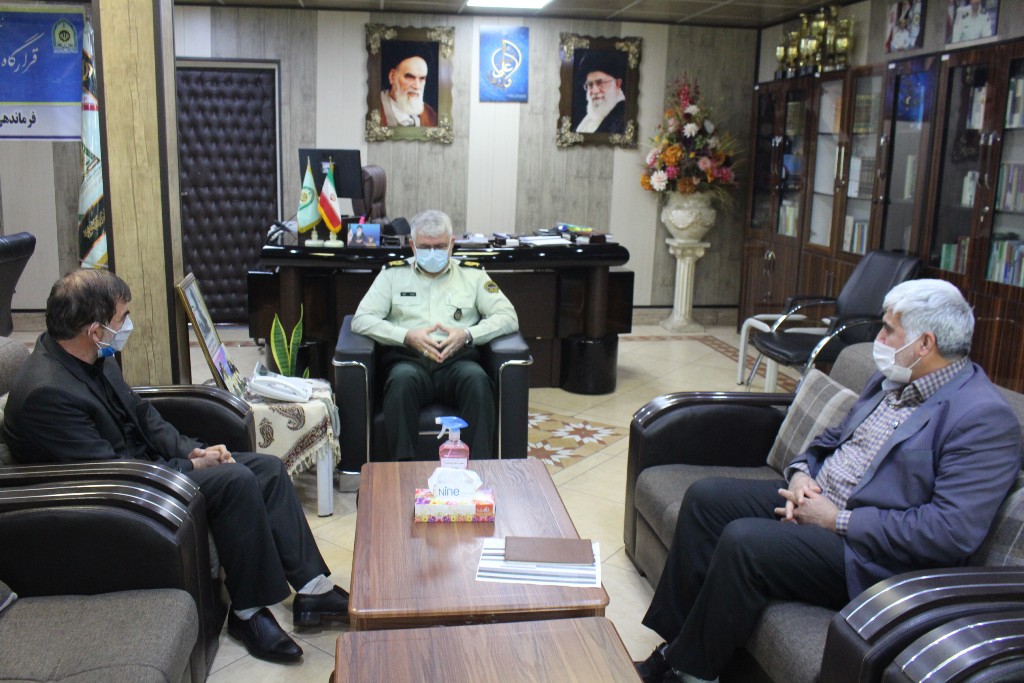 دیدار رئیس کانون بازنشستگان شرق استان تهران به اتفاق نماینده مجمع شرق با فرمانده انتظامی ویژه شرق استان تهران دیدار رئیس کانون بازنشستگان شرق استان تهران به اتفاق نماینده مجمع شرق با فرمانده انتظامی ویژه شرق استان تهران