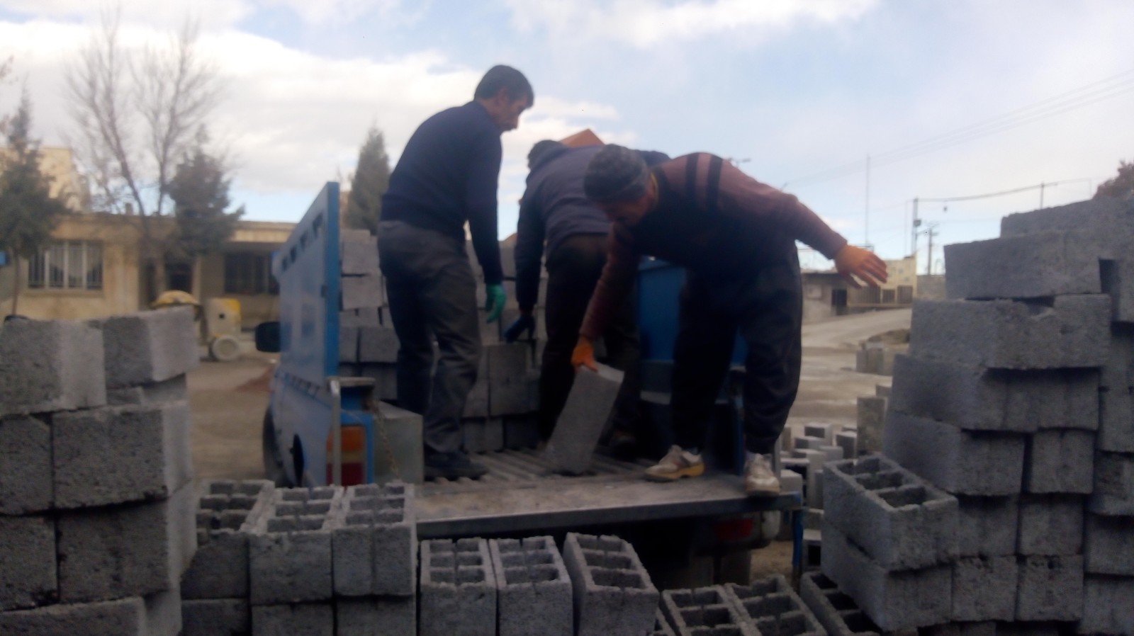 گفت و گو با پیشکسوت کارآفرین بازنشسته رحیم آقازاده.فرزند امامعلی گفت و گو با پیشکسوت کارآفرین بازنشسته رحیم آقازاده.فرزند امامعلی