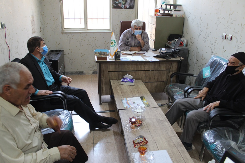 ملاقات حضوری نماینده شرق استان تهران در مجمع کانون روز 2 خرداد ماه برگزار شد. ملاقات حضوری نماینده شرق استان تهران در مجمع کانون روز 2 خرداد ماه برگزار شد.