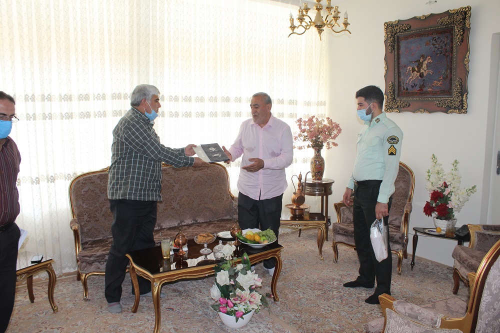 دیدار با بازنشسته جناب آقای اسکندر منصوری کیا دیدار با بازنشسته جناب آقای اسکندر منصوری کیا