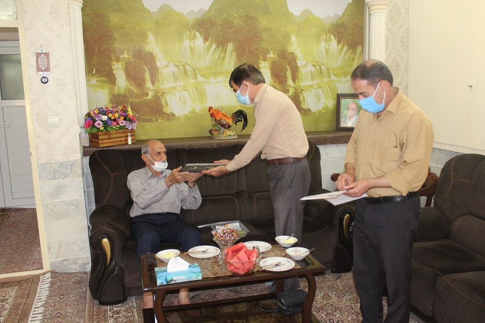 دیدار با بازنشسته جناب آقای حاجی خان تاجیک دیدار با بازنشسته جناب آقای حاجی خان تاجیک