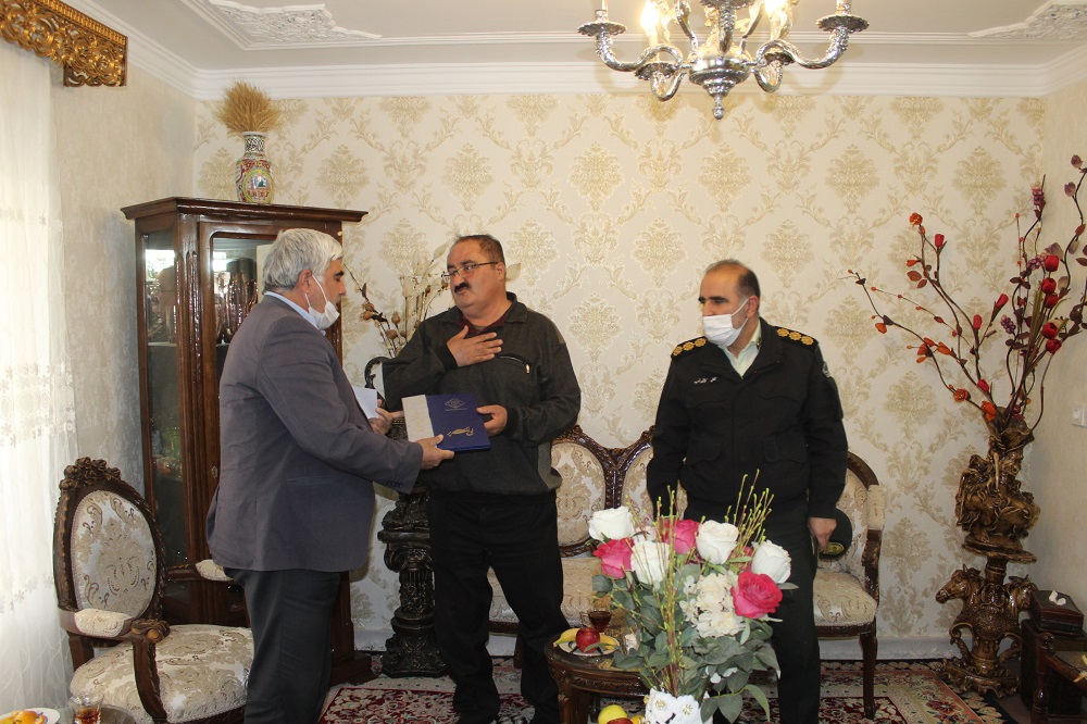 دیدار با بازنشسته جناب آقای محمود محمدی درشهرستان رودهن دیدار با بازنشسته جناب آقای محمود محمدی درشهرستان رودهن