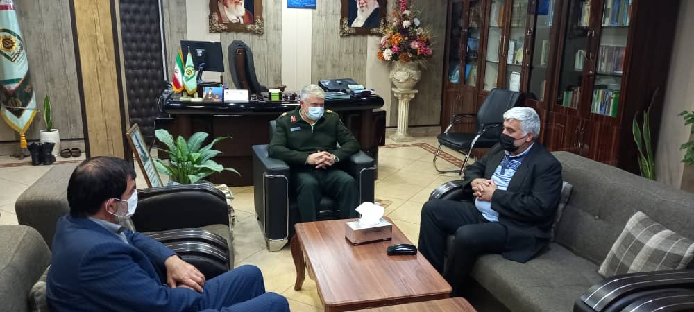 دیدار رئیس کانون شرق استان تهران با فرمانده انتظامی ویژه شرق استان تهران دیدار رئیس کانون شرق استان تهران با فرمانده انتظامی ویژه شرق استان تهران