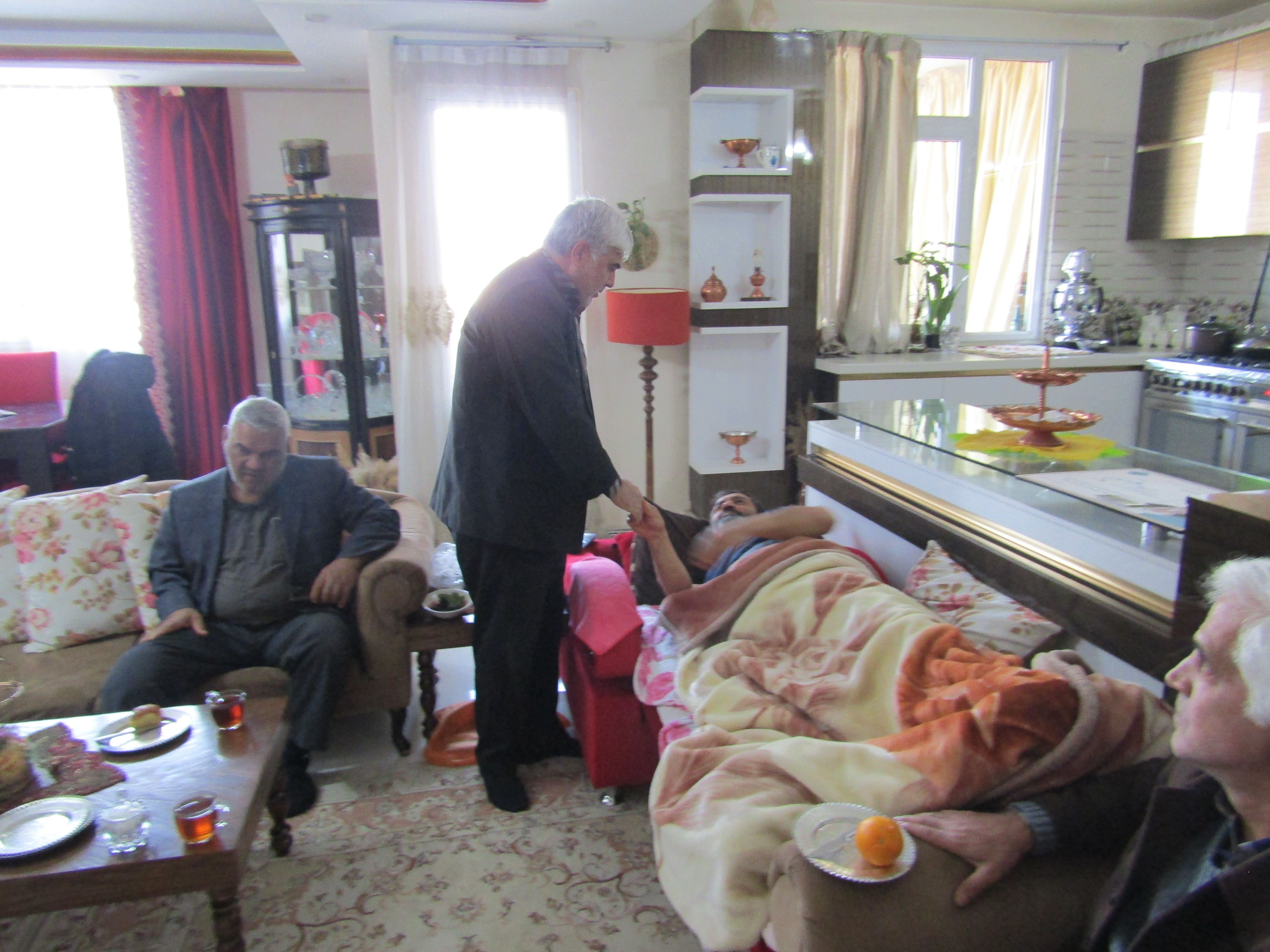 دیدار با بازنشسته بیمار در شهرستان پاکدشت دیدار با بازنشسته بیمار در شهرستان پاکدشت