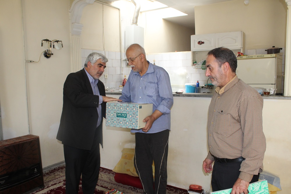 دیدار با ۲ بازنشسته در شهرستان ورامین دیدار با ۲ بازنشسته در شهرستان ورامین