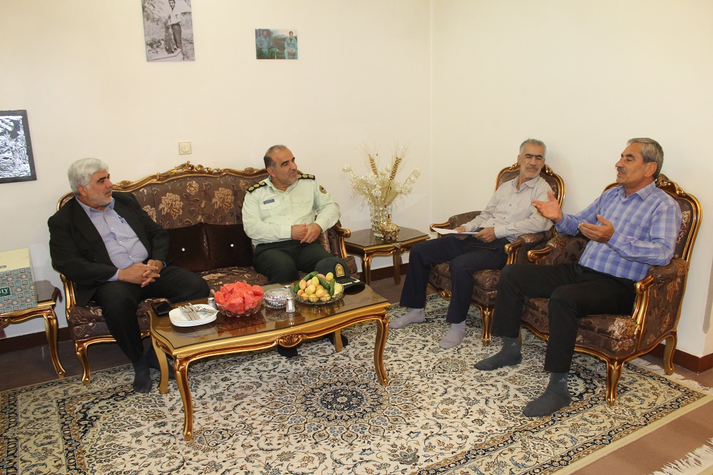 دیدار با بازنشسته علی اصغر شریفی در شهرستان دماوند دیدار با بازنشسته علی اصغر شریفی در شهرستان دماوند