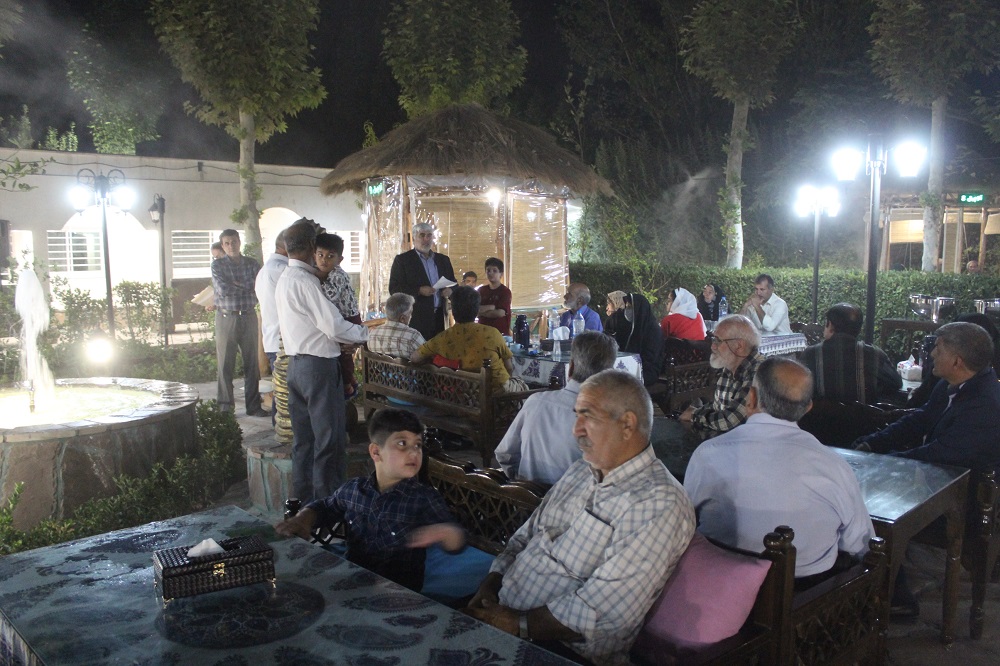 برگزاری ضیافت خانوادگی در شهرستان پاکدشت با حضور 23 بازنشسته به همراه خانواده آنها برگزاری ضیافت خانوادگی در شهرستان پاکدشت با حضور 23 بازنشسته به همراه خانواده آنها