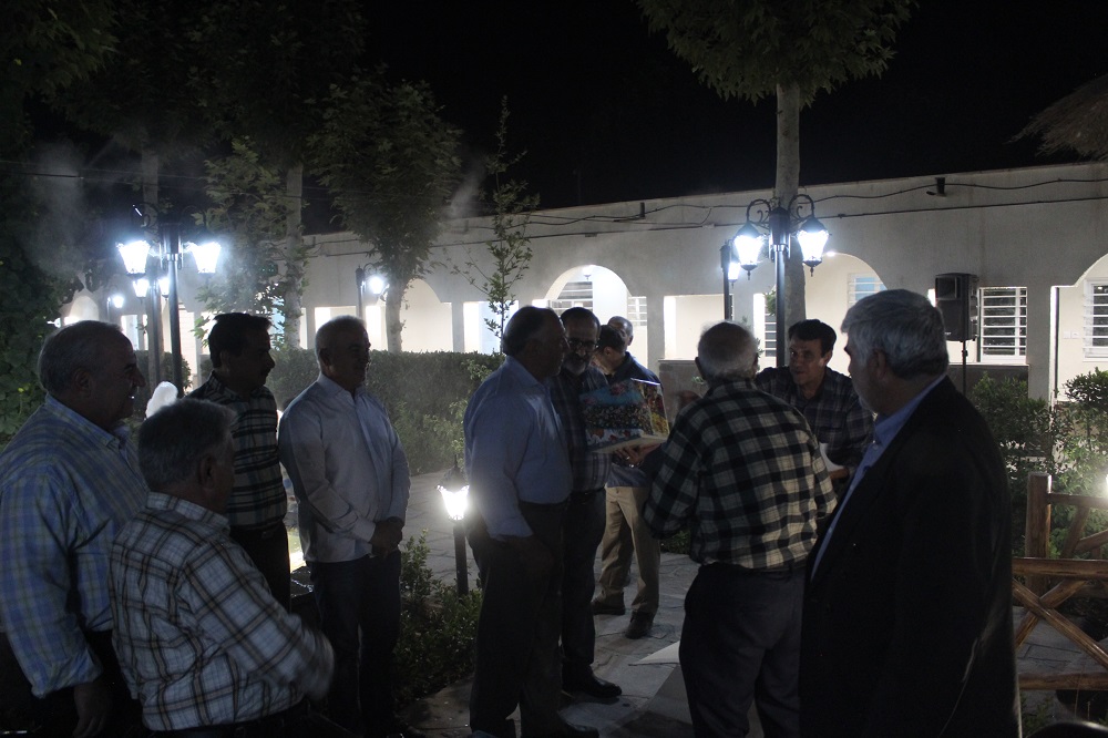 برگزاری ضیافت خانوادگی در شهرستان پاکدشت با حضور 23 بازنشسته به همراه خانواده آنها برگزاری ضیافت خانوادگی در شهرستان پاکدشت با حضور 23 بازنشسته به همراه خانواده آنها