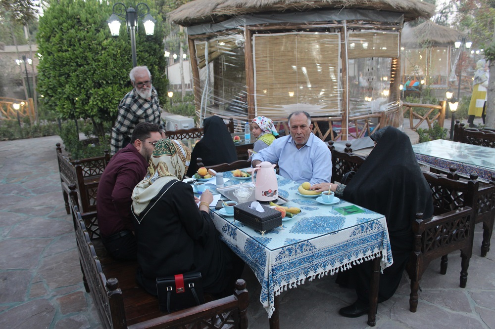 برگزاری ضیافت خانوادگی در شهرستان پاکدشت با حضور 23 بازنشسته به همراه خانواده آنها برگزاری ضیافت خانوادگی در شهرستان پاکدشت با حضور 23 بازنشسته به همراه خانواده آنها