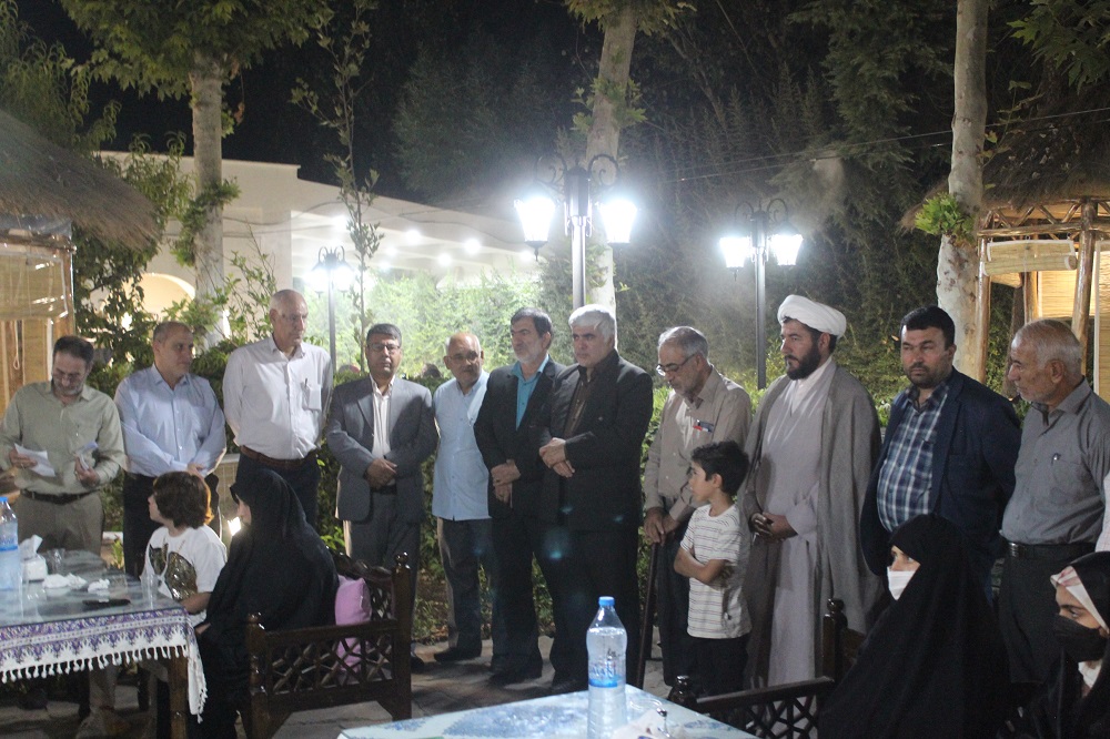 برگزاری ضیافت خانوادگی در شهرستان پاکدشت با حضور 25 بازنشسته به همراه خانواده آنها برگزاری ضیافت خانوادگی در شهرستان پاکدشت با حضور 25 بازنشسته به همراه خانواده آنها