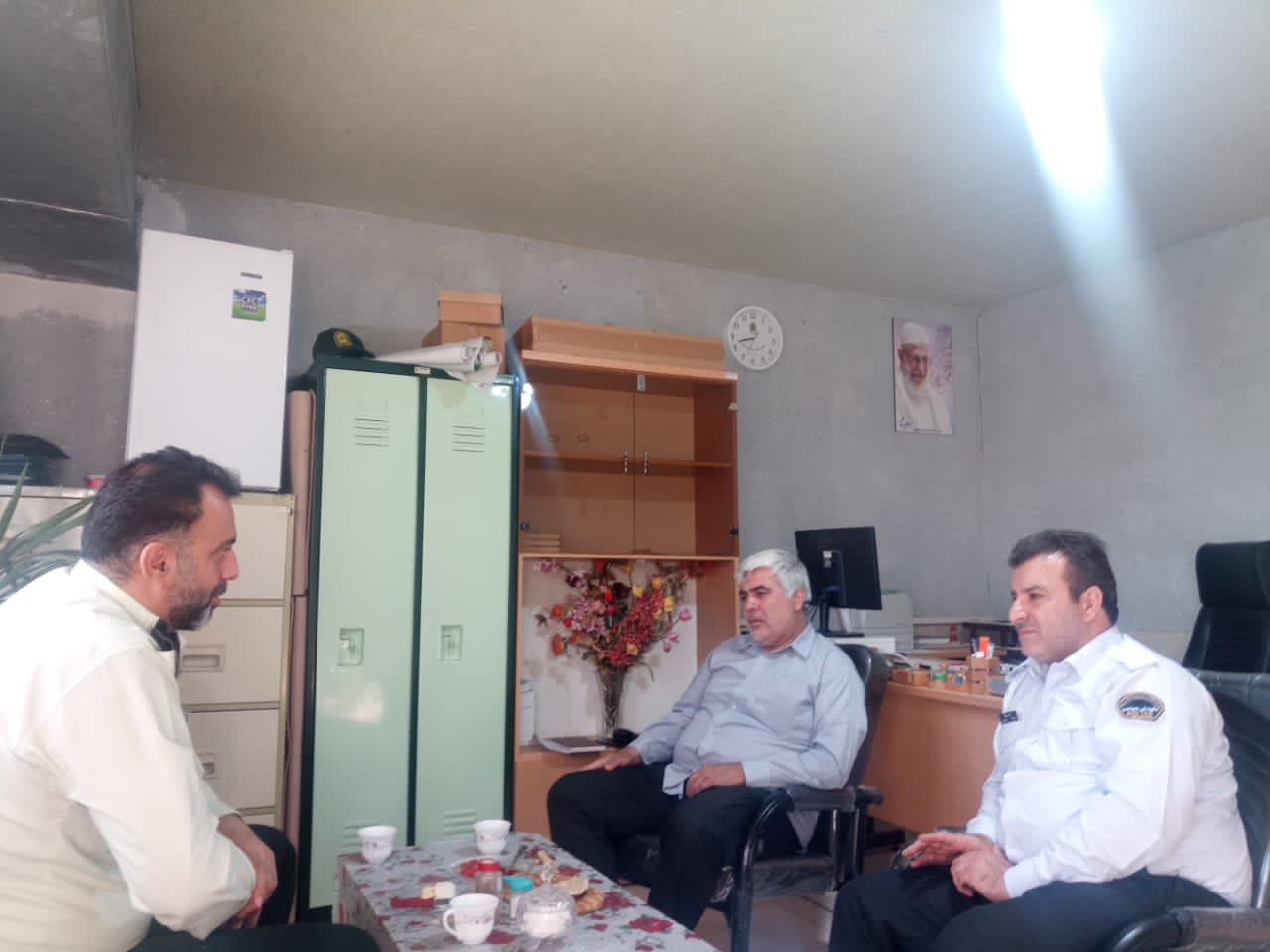 دیدار رئیس کانون شرق استان تهران با رئیس عقیدتی سیاسی فرمانده انتظامی شرق استان تهران دیدار رئیس کانون شرق استان تهران با رئیس عقیدتی سیاسی فرمانده انتظامی شرق استان تهران