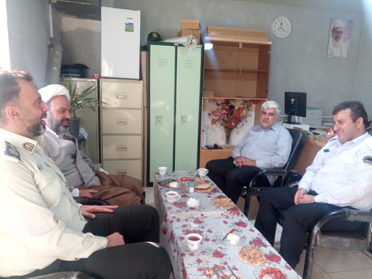 دیدار رئیس کانون شرق استان تهران با رئیس عقیدتی سیاسی فرمانده انتظامی شرق استان تهران دیدار رئیس کانون شرق استان تهران با رئیس عقیدتی سیاسی فرمانده انتظامی شرق استان تهران