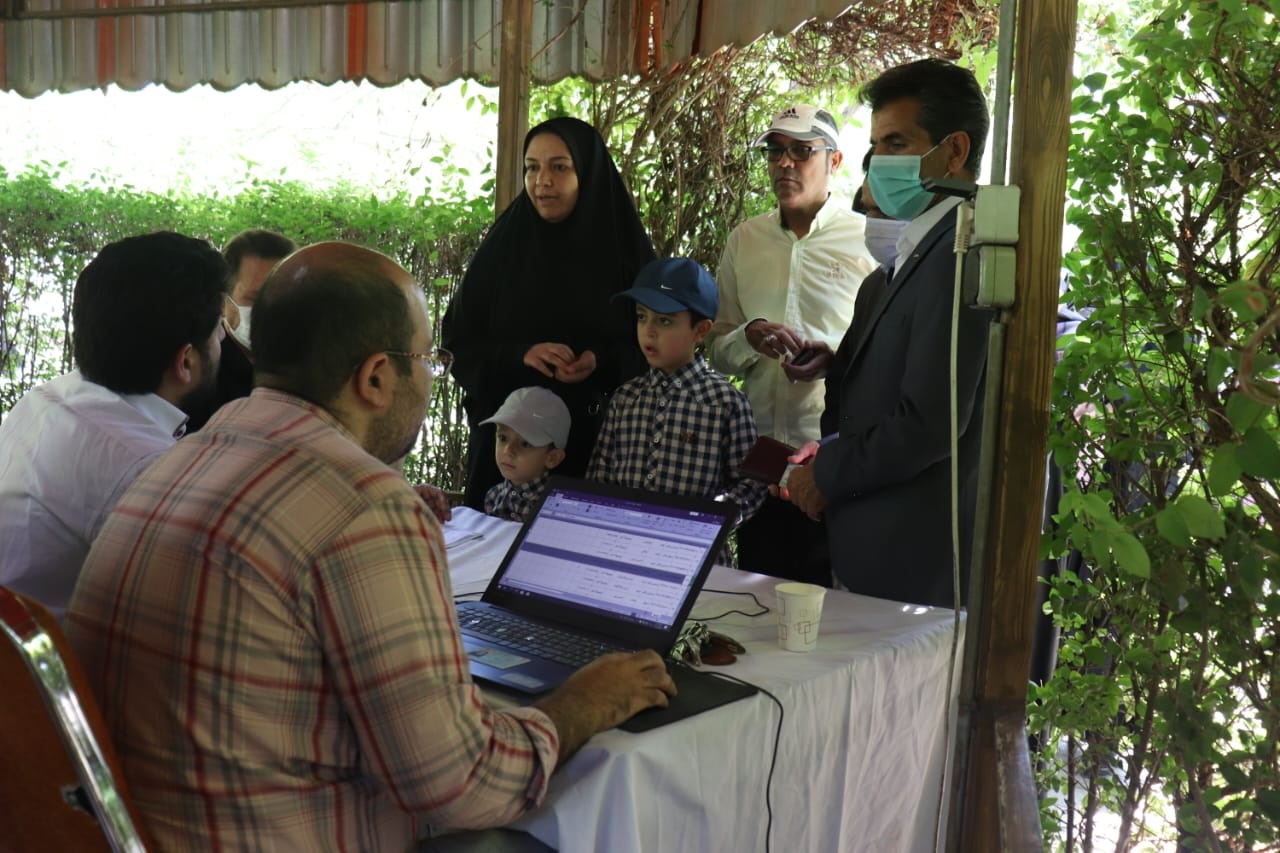 برگزاری ضیافت خانوادگی با حضور ۱۴۶۹ نفر از پیشکسوتان و مستمری بگیران به همراه خانواده آنها برگزاری ضیافت خانوادگی با حضور ۱۴۶۹ نفر از پیشکسوتان و مستمری بگیران به همراه خانواده آنها