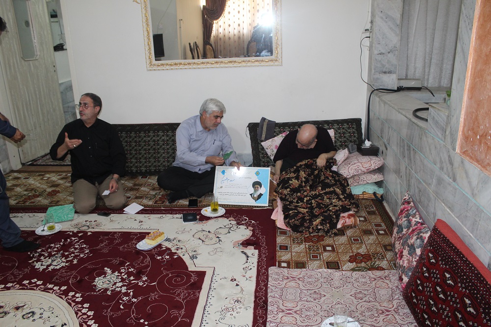 دیدار با ۲ بازنشسته بیمار در شهرستان ورامین دیدار با ۲ بازنشسته بیمار در شهرستان ورامین