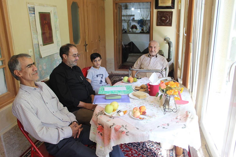 دیدار با ۲ بازنشسته بیمار در شهرستان دماوند دیدار با ۲ بازنشسته بیمار در شهرستان دماوند