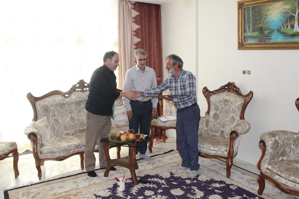 دیدار با ۲ بازنشسته بیمار در شهرستان دماوند دیدار با ۲ بازنشسته بیمار در شهرستان دماوند