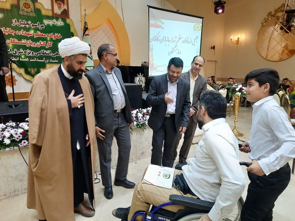 برگزاری ضیافت خانوادگی به مناسبت هفته فراجا برگزاری ضیافت خانوادگی به مناسبت هفته فراجا