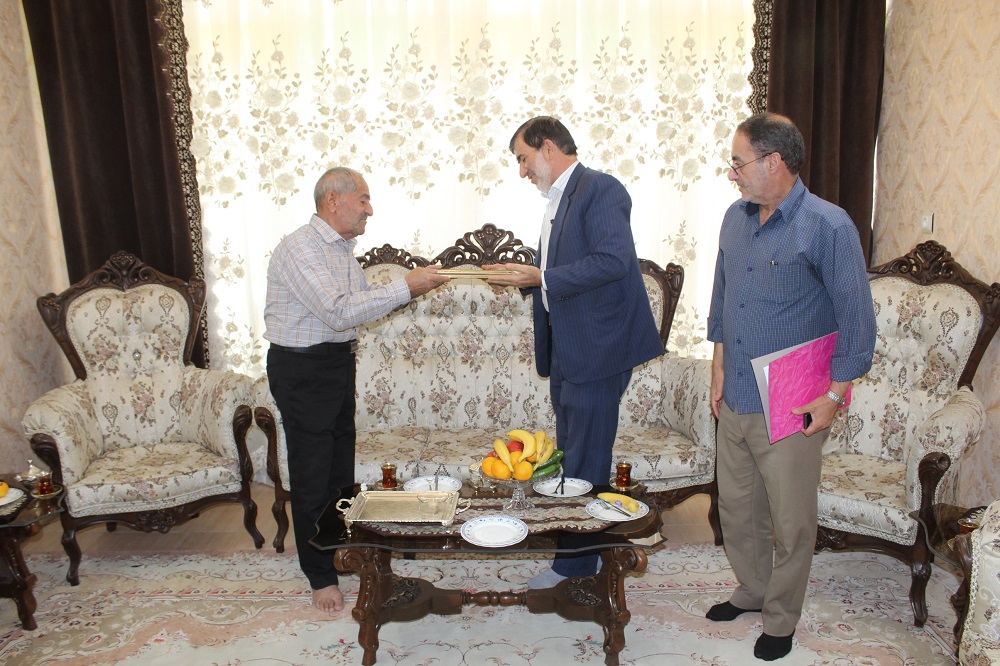 دیدار با 3 بازنشسته در شهرستان ورامین دیدار با 3 بازنشسته در شهرستان ورامین