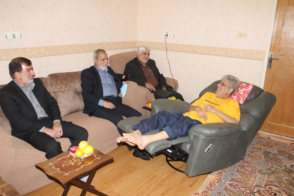 دیدار رئیس کانون بازنشستگان انتظامی با بازنشسته محسن فلاحتی دیدار رئیس کانون بازنشستگان انتظامی با بازنشسته محسن فلاحتی