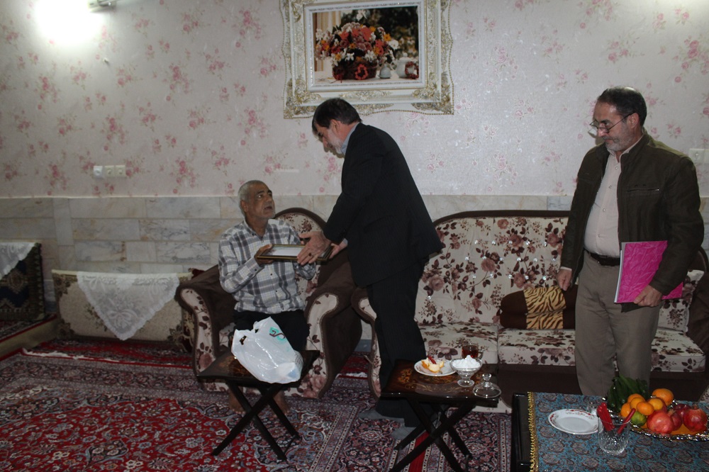 دیدار با ۳ بازنشسته در شهرستان ورامین دیدار با ۳ بازنشسته در شهرستان ورامین