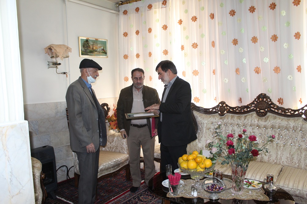 دیدار با ۳ بازنشسته در شهرستان ورامین دیدار با ۳ بازنشسته در شهرستان ورامین