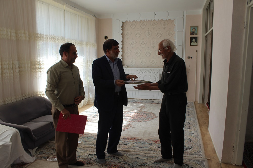 دیدار با 3 بازنشسته در شهرستان ورامین دیدار با 3 بازنشسته در شهرستان ورامین