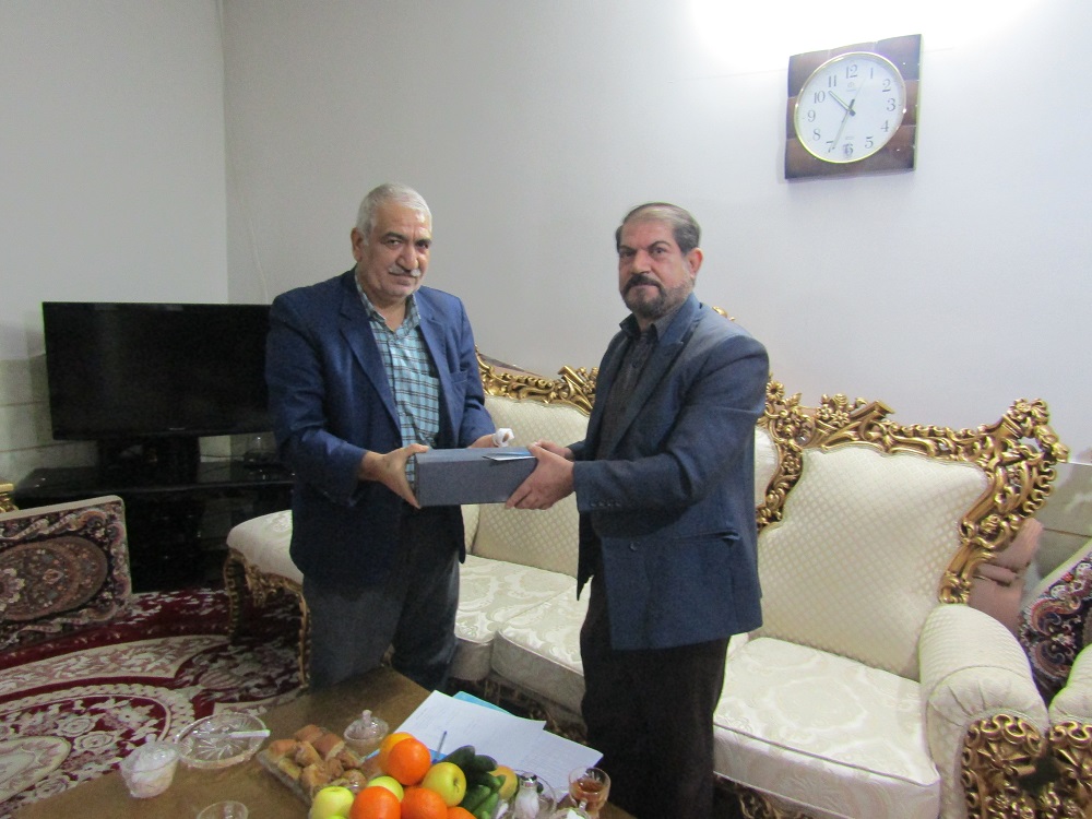 دیدار با چهار تن از بازنشسته ها در شهرستان پاکدشت دیدار با چهار تن از بازنشسته ها در شهرستان پاکدشت