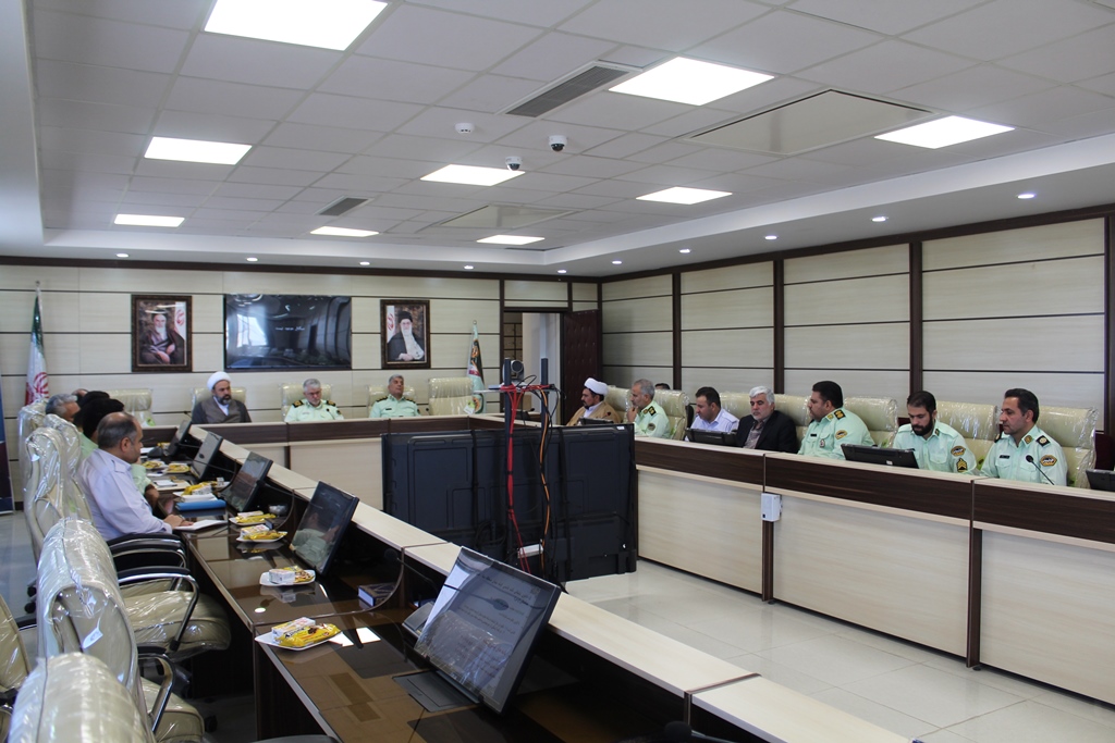 جلسه شورای فرهنگی عقیدتی فرمانده انتظامی شرق استان تهران برگزار شد جلسه شورای فرهنگی عقیدتی فرمانده انتظامی شرق استان تهران برگزار شد