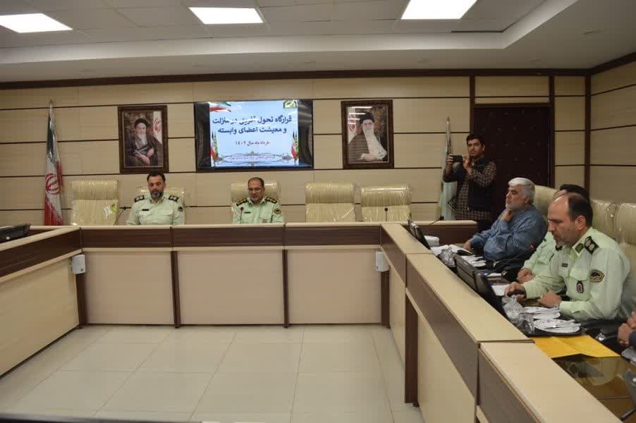 جلسه قرارگاه تابان با حضور فرمانده انتظامی شرق استان تهران برگزار شد جلسه قرارگاه تابان با حضور فرمانده انتظامی شرق استان تهران برگزار شد