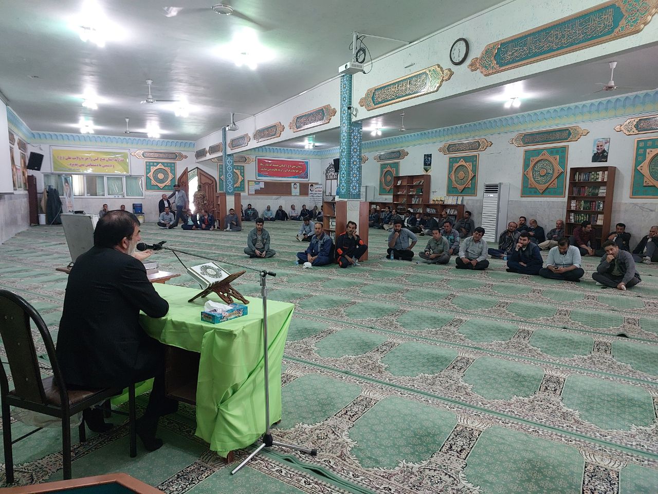 جلسه کارگاه آموزشی مبارزه با مواد مخدر جلسه کارگاه آموزشی مبارزه با مواد مخدر