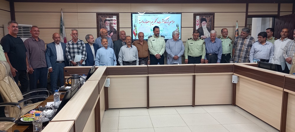 تکریم از بازنشستگان به مناسبت روز خانواده تکریم از بازنشستگان به مناسبت روز خانواده