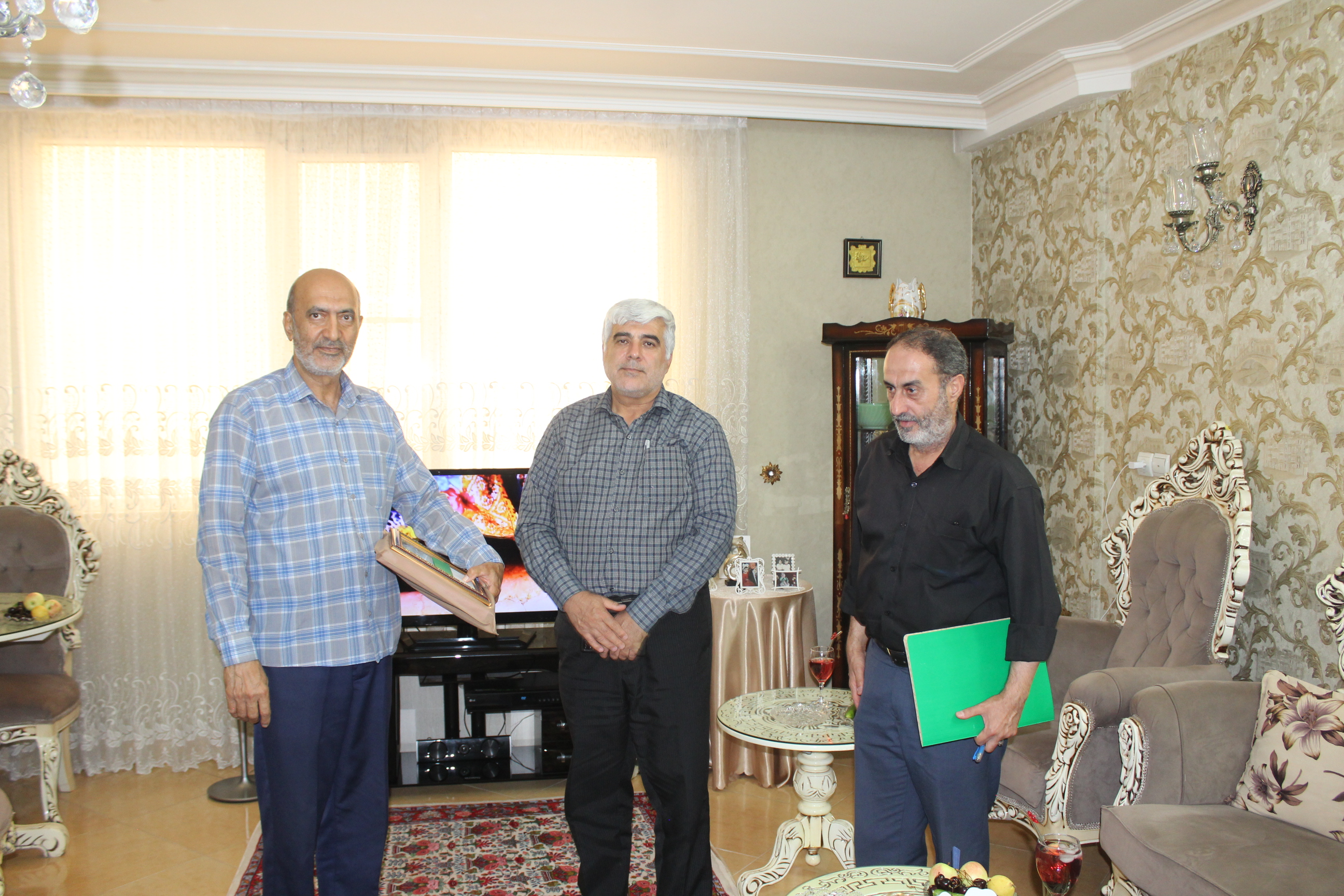 دیدار با 3 پیشکسوت به مناسبت روز خانواده در شهرستان ورامین دیدار با 3 پیشکسوت به مناسبت روز خانواده در شهرستان ورامین