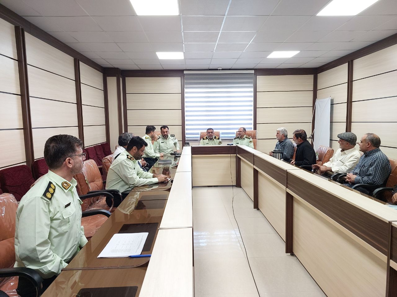 جلسه قرارگاه تابان با حضور فرمانده انتظامی شرق استان تهران برگزار شد جلسه قرارگاه تابان با حضور فرمانده انتظامی شرق استان تهران برگزار شد