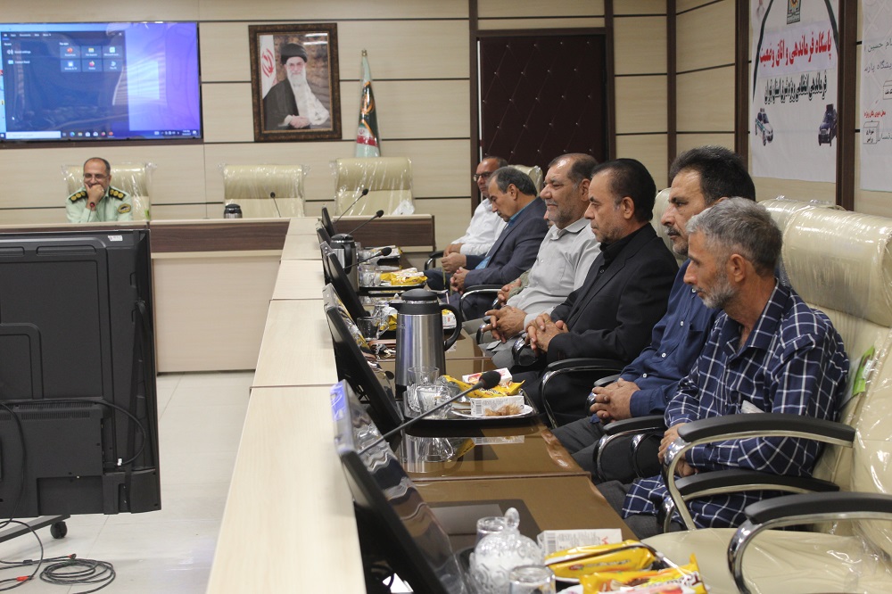 برگزاری نشست صمیمی فرمانده انتظامی شرق استان تهران با پیشکسوتان برگزاری نشست صمیمی فرمانده انتظامی شرق استان تهران با پیشکسوتان