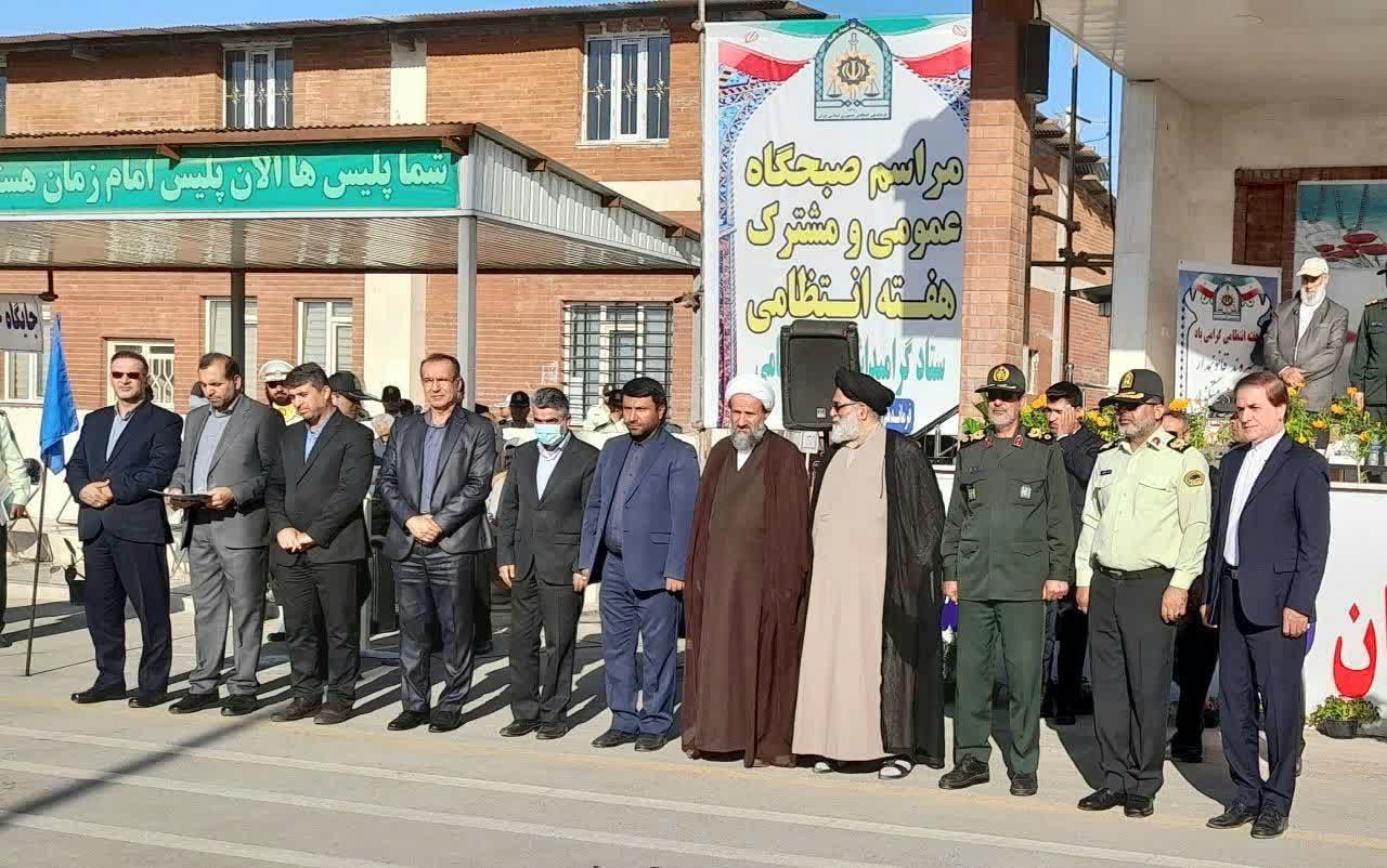 مراسم تجلیل از پیشکسوتان در صبحگاه مشترک نیروهای مسلح شرق استان تهران مراسم تجلیل از پیشکسوتان در صبحگاه مشترک نیروهای مسلح شرق استان تهران