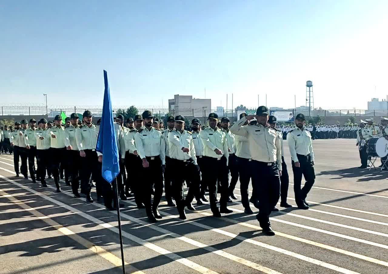 مراسم تجلیل از پیشکسوتان در صبحگاه مشترک نیروهای مسلح شرق استان تهران مراسم تجلیل از پیشکسوتان در صبحگاه مشترک نیروهای مسلح شرق استان تهران