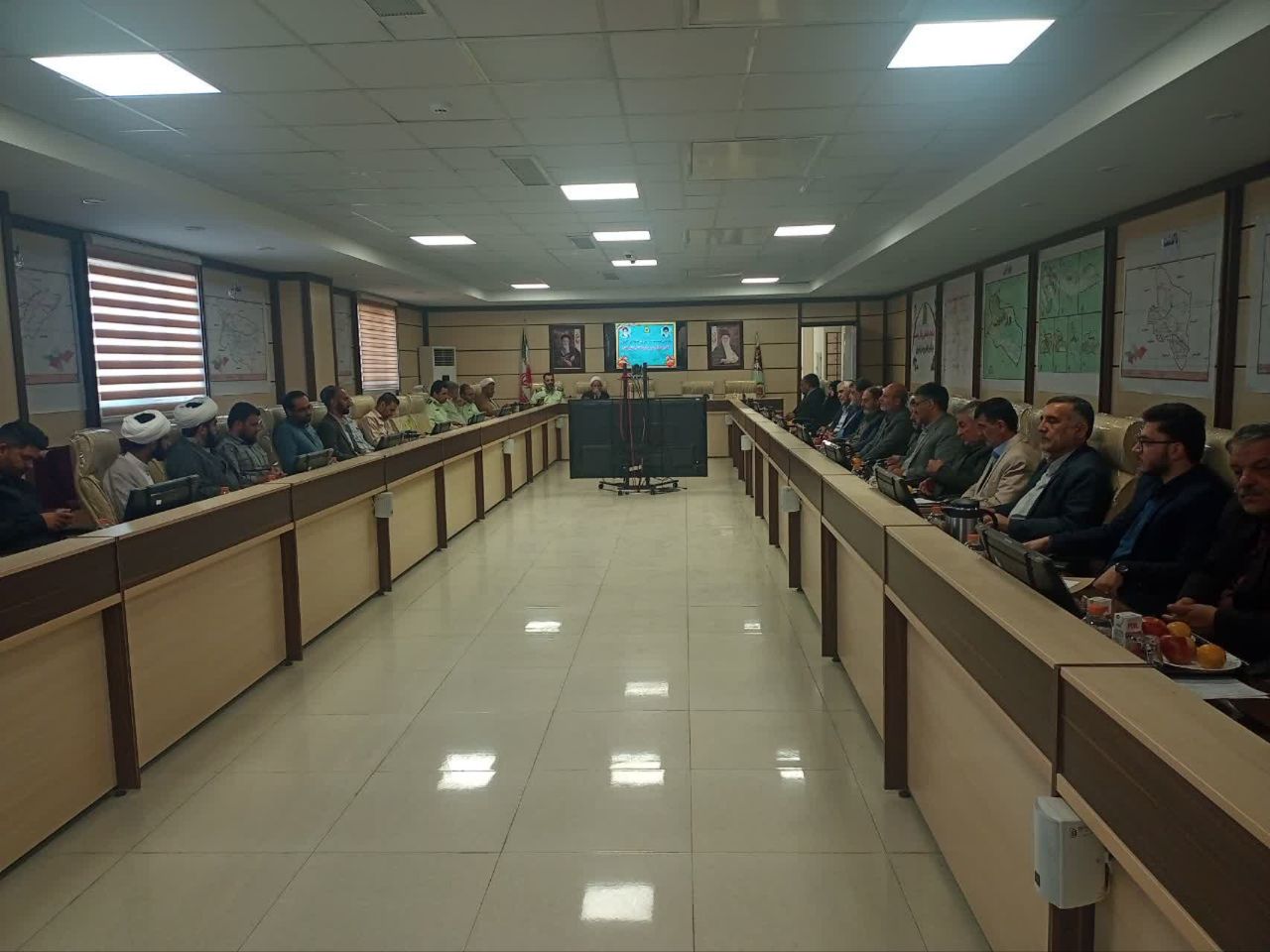 برگزاری جلسه ویدئوکنفرانس با سردار رادان فرمانده کل فراجا برگزاری جلسه ویدئوکنفرانس با سردار رادان فرمانده کل فراجا