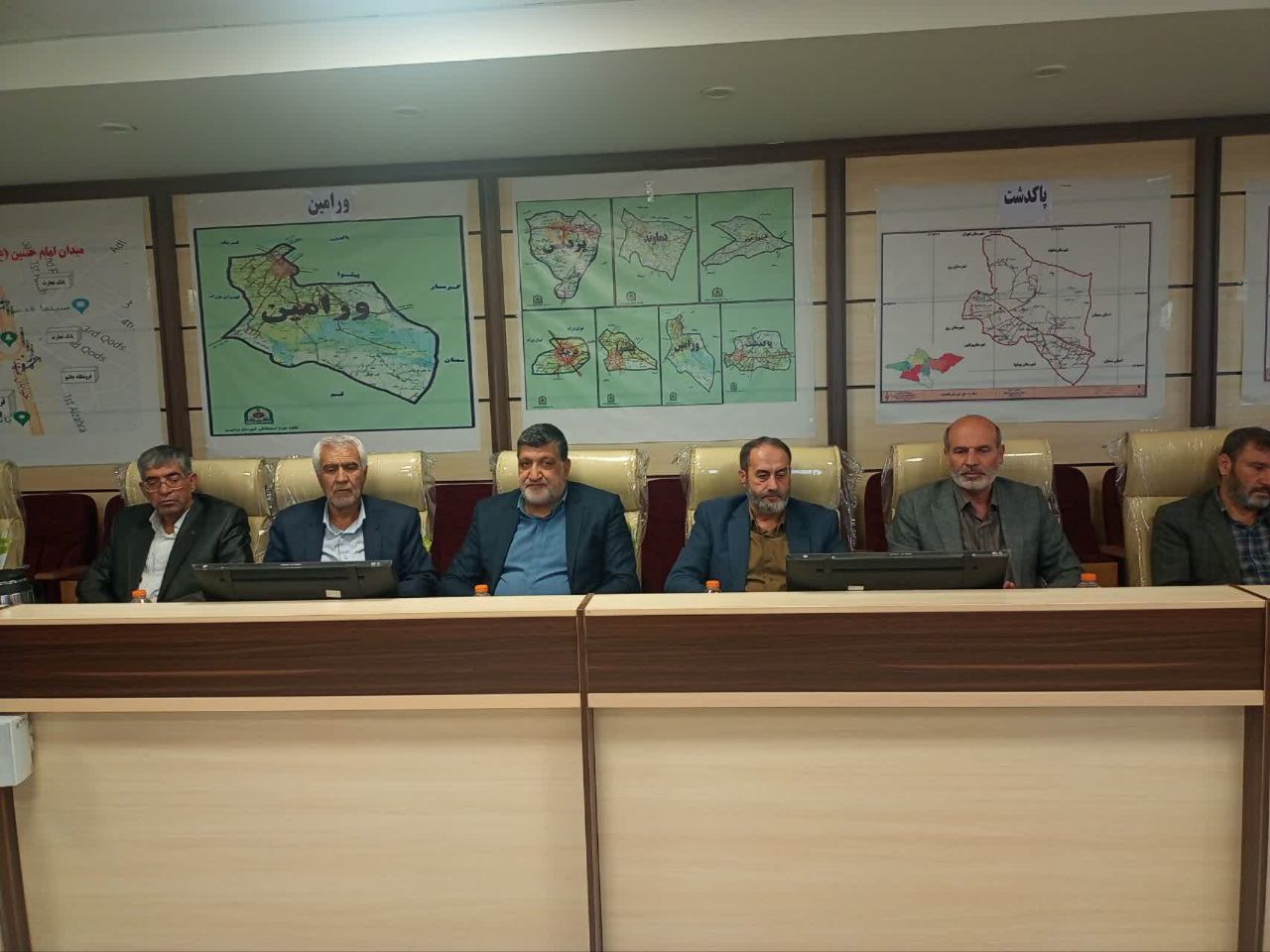 برگزاری جلسه ویدئوکنفرانس با سردار رادان فرمانده کل فراجا برگزاری جلسه ویدئوکنفرانس با سردار رادان فرمانده کل فراجا