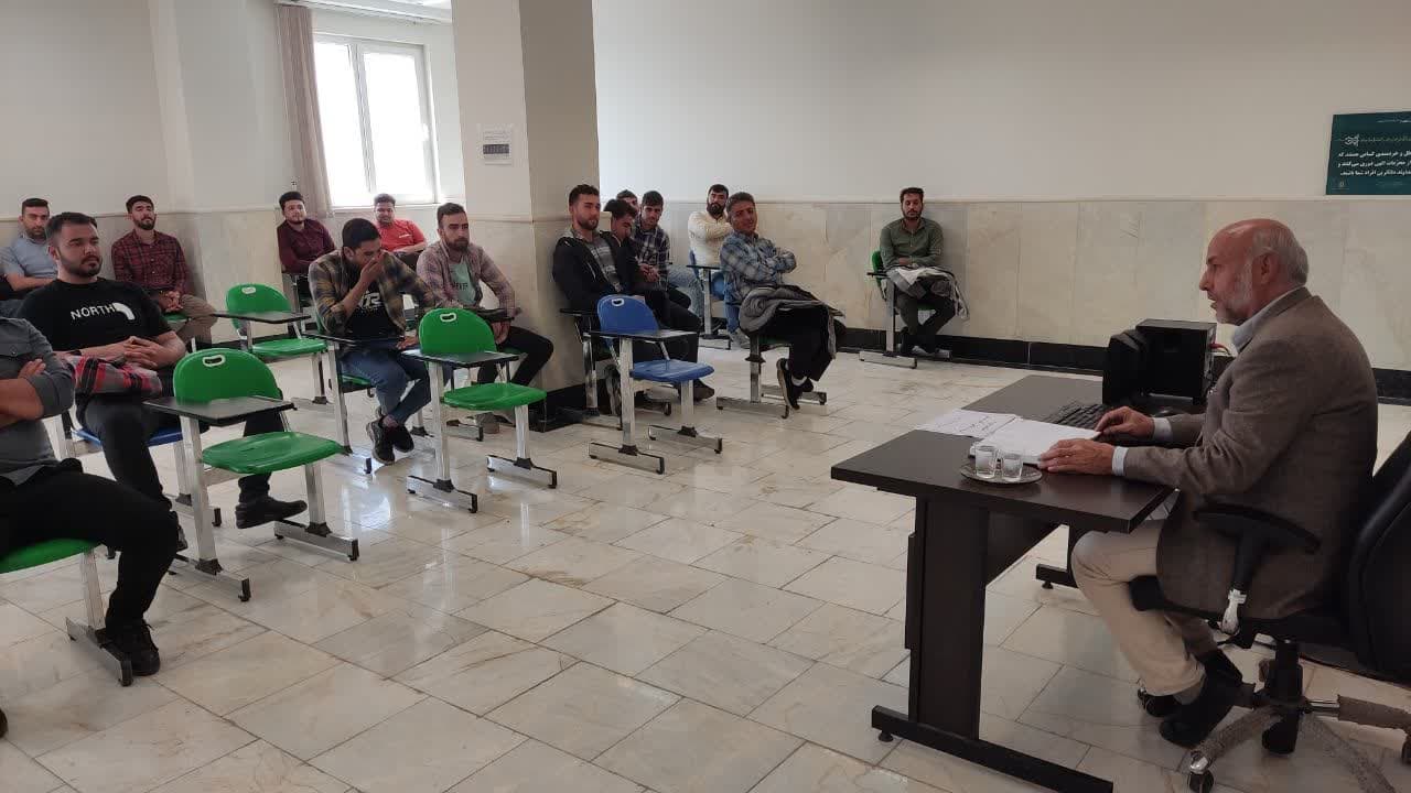 برگزاری کلاس بیان تجربیات و آسیب های اجتماعی برگزاری کلاس بیان تجربیات و آسیب های اجتماعی