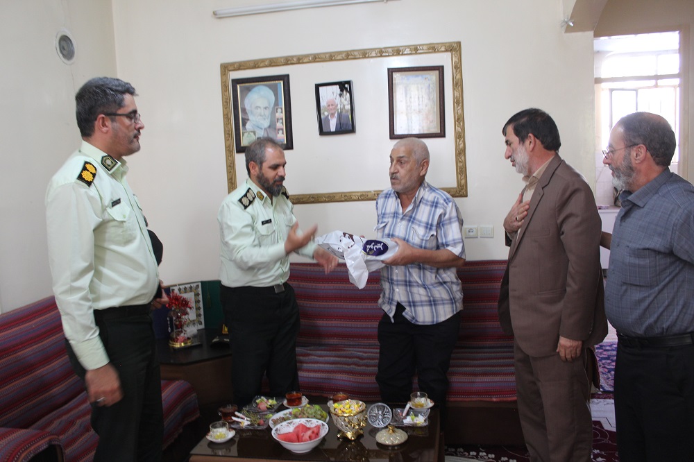 دیدار با 2 بازنشسته در شهرستان ورامین دیدار با 2 بازنشسته در شهرستان ورامین