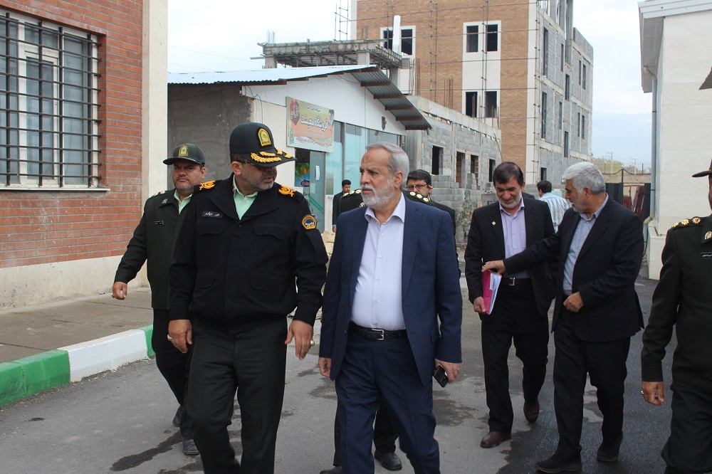 بازدید رییس کانون بازنشستگان انتظامی از ساختمان در حال احداث کانون شرق استان تهران بازدید رییس کانون بازنشستگان انتظامی از ساختمان در حال احداث کانون شرق استان تهران