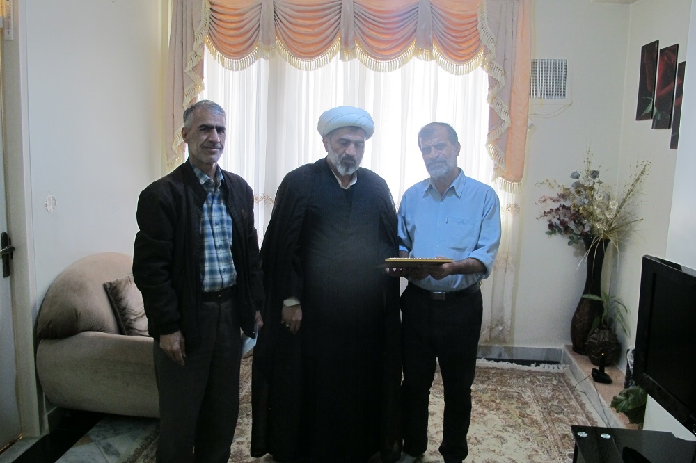 دیدار با چهار تن از بازنشسته ها در شهرستان بومهن دیدار با چهار تن از بازنشسته ها در شهرستان بومهن