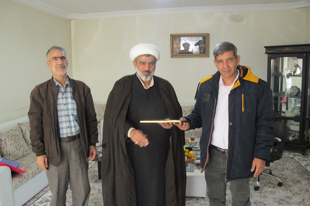 دیدار با چهار تن از بازنشسته ها در شهرستان بومهن دیدار با چهار تن از بازنشسته ها در شهرستان بومهن