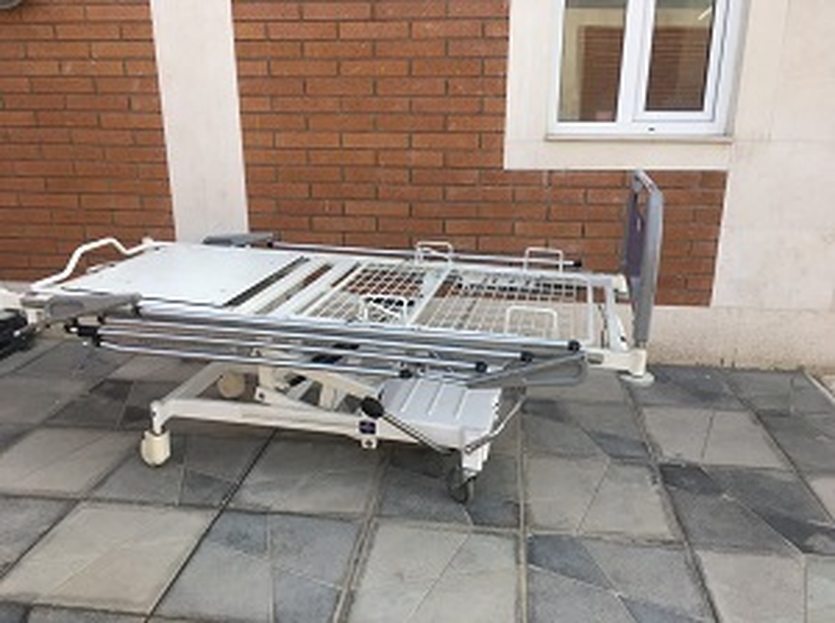 اهداء ۱۰ عدد تخت بیمارستانی به بیماران