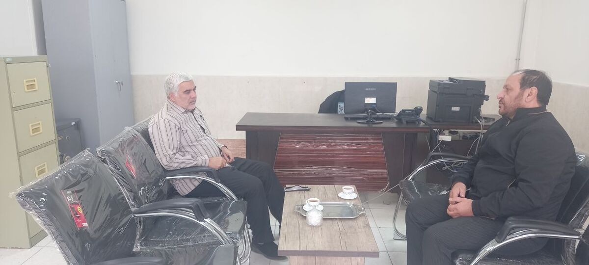بازدید رئیس کانون شرق از دفتر نمایندگی شهرستان پاکدشت