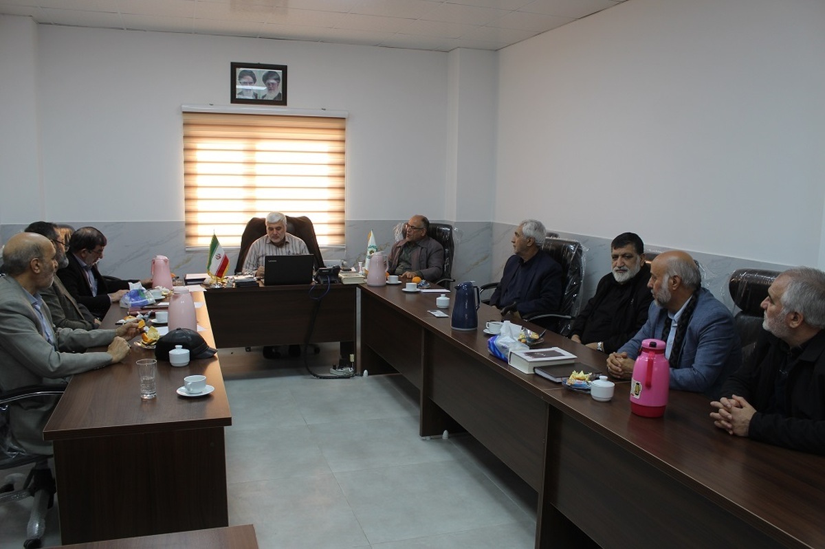 نشست با نماینده بازنشستگان شرق استان تهران در مجمع برگزار شد