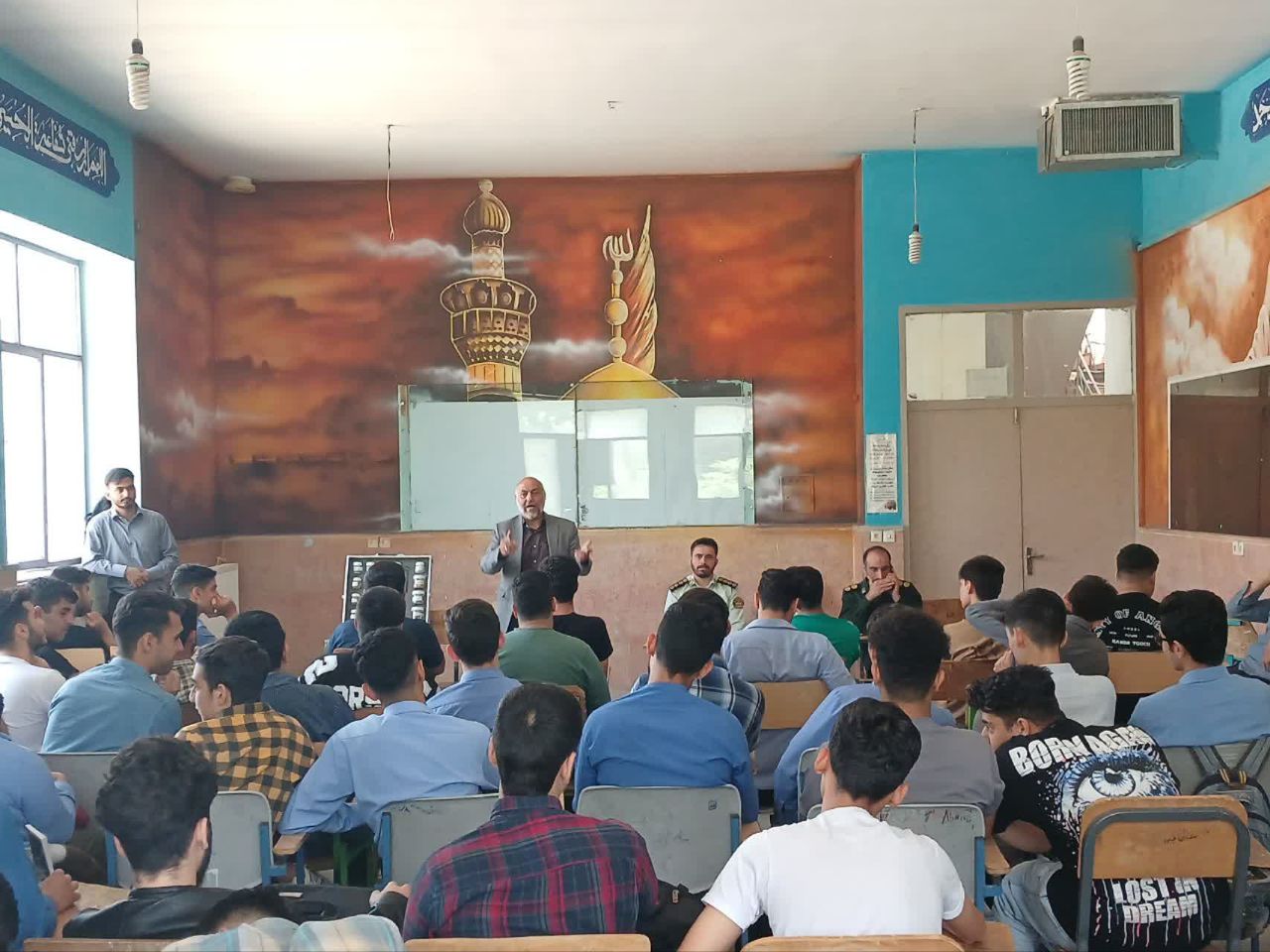 برگزاری کلاس بیان تجرییات و پیشگیری از آسیب های اجتماعی برگزاری کلاس بیان تجرییات و پیشگیری از آسیب های اجتماعی